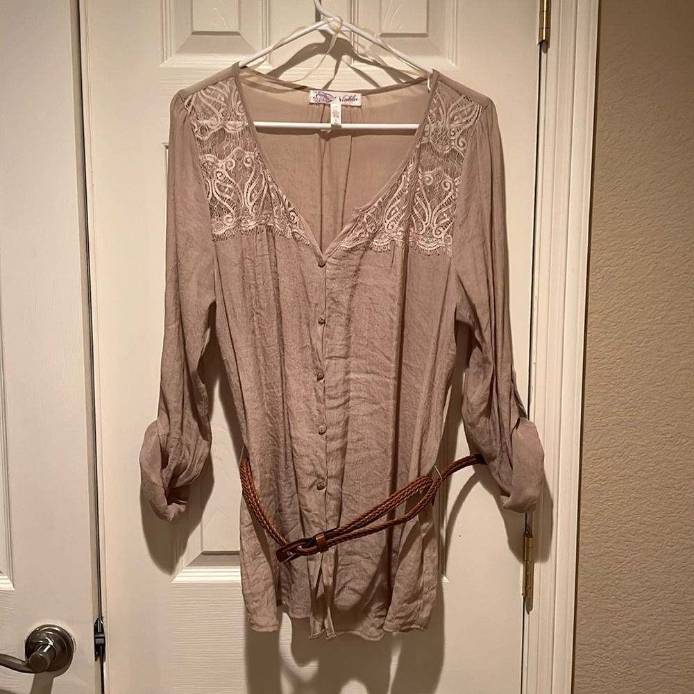 Vioblu Cream button belted top